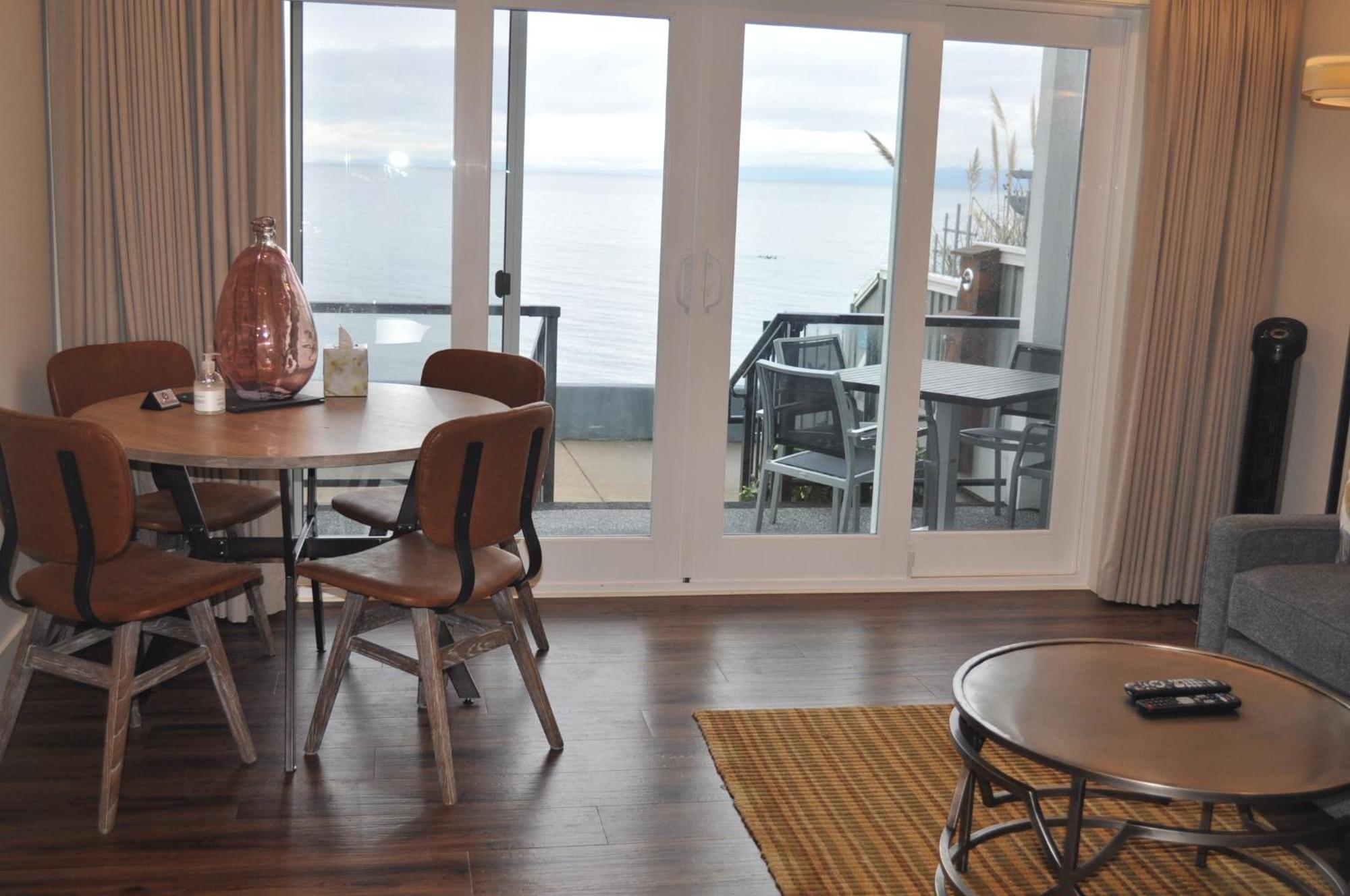 Qualicum Beach Ocean Suites מראה חיצוני תמונה